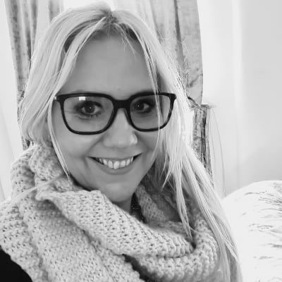 Sarah Knight